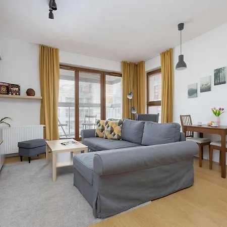 Unique For 6 People With Balcony & Parking By Renters