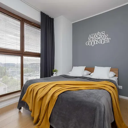 Unique For 6 People With Balcony & Parking By Renters ワルシャワ